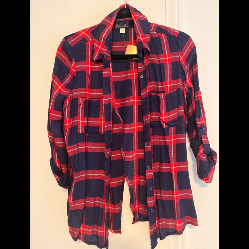 NWT Francesca’s Womens blue and red flannel size M